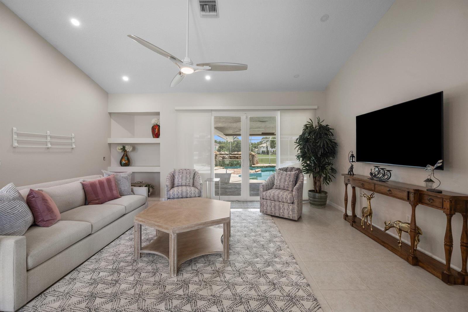 15880 Meadow Wood Drive, Wellington FL 33414 photo 4