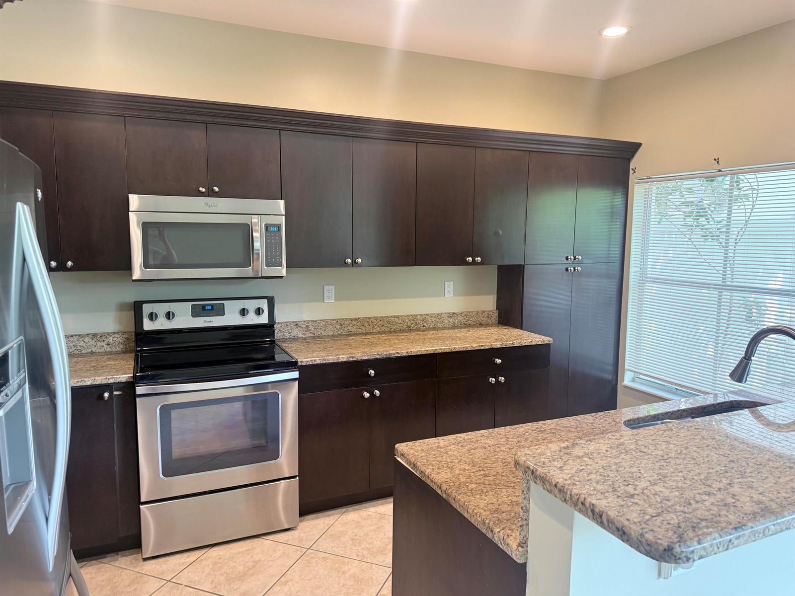 182 Lake Monterey Circle, Boynton Beach FL 33426 photo 4
