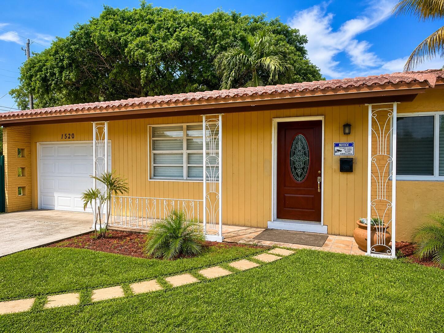 1520 N 25th Avenue, Hollywood FL 33020 photo 2