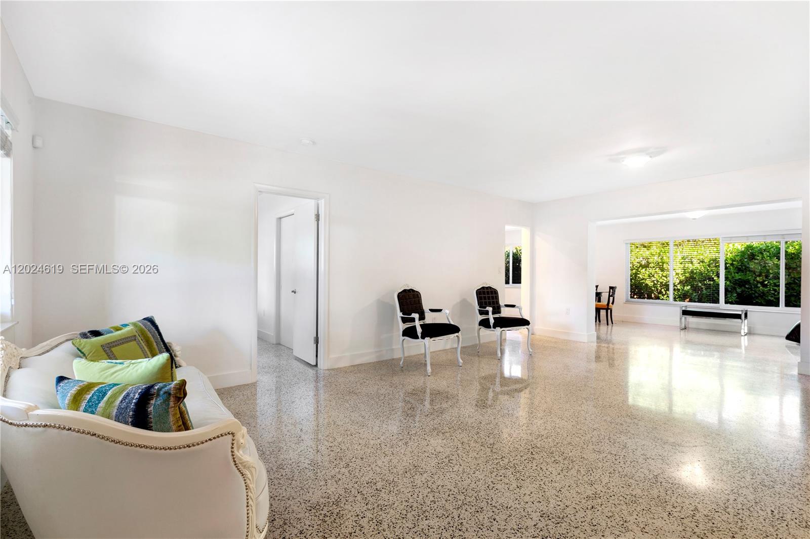 8201 SW 63rd Pl, Miami FL 33143 photo 2