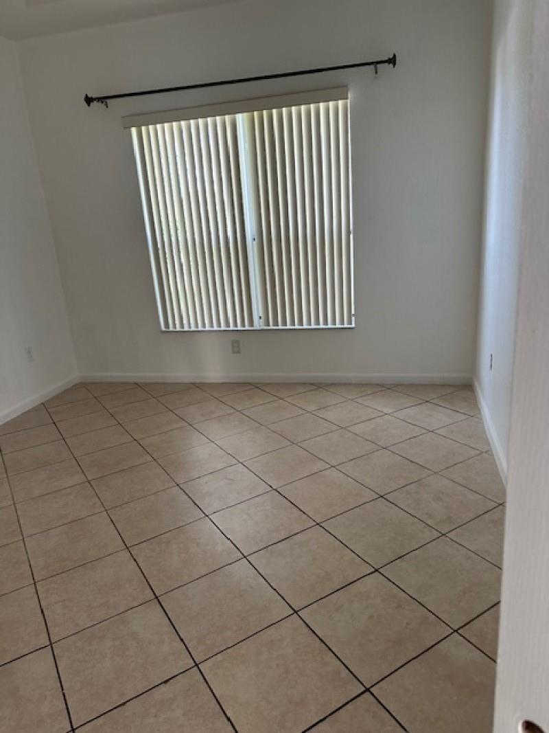 1056 NE 39th Avenue, Homestead FL 33033 photo 5