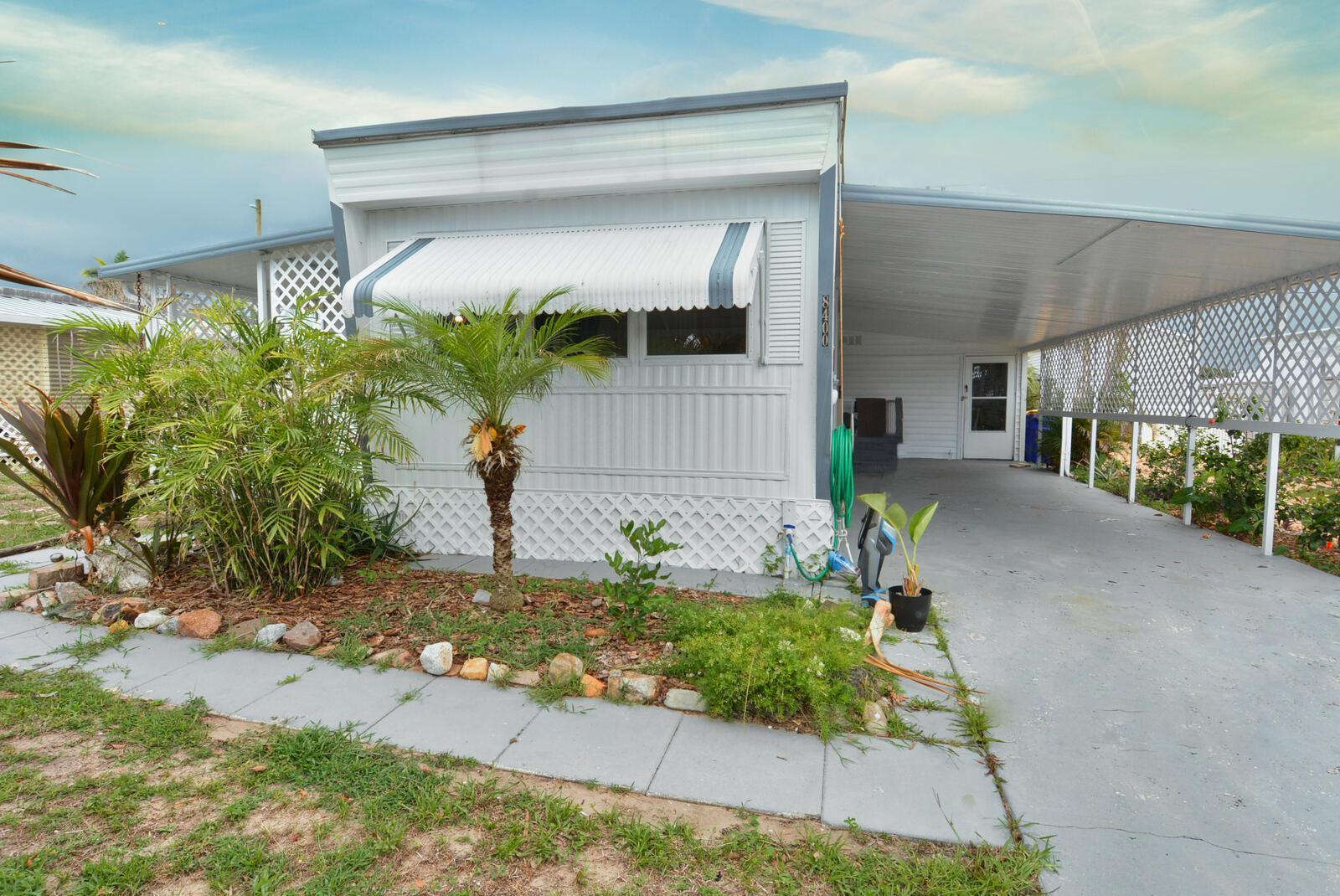 8400 SE Eagle Avenue, Hobe Sound FL 33455 photo 2