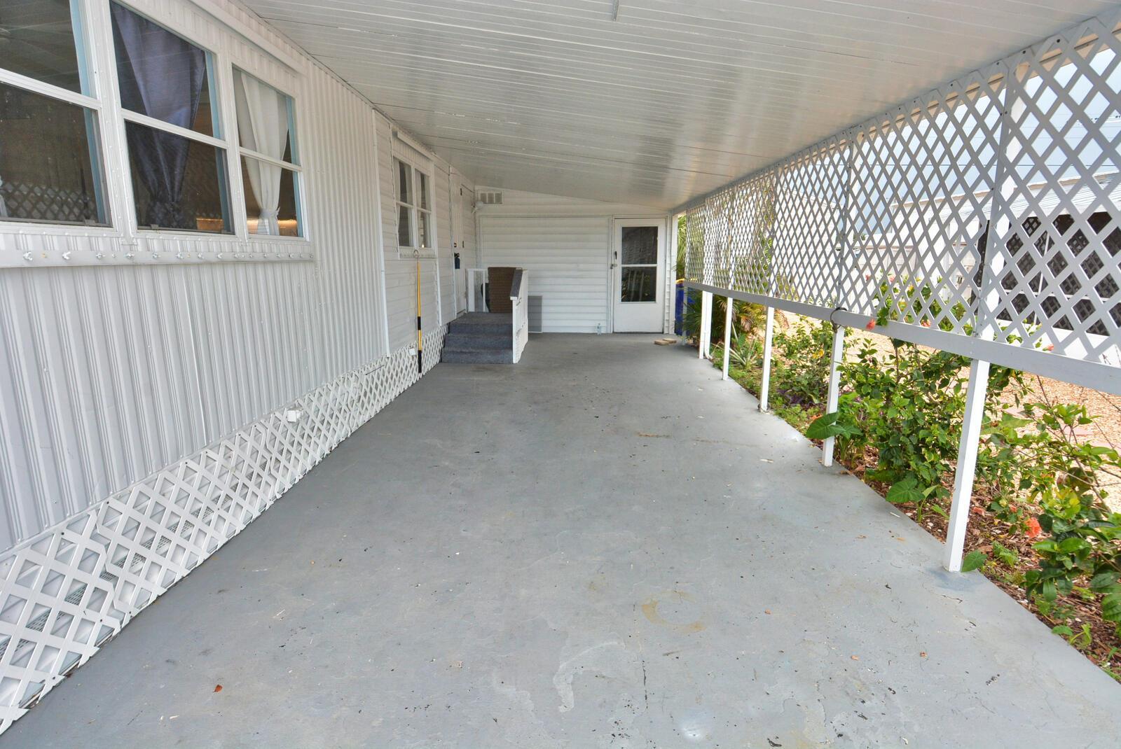 8400 SE Eagle Avenue, Hobe Sound FL 33455 photo 5