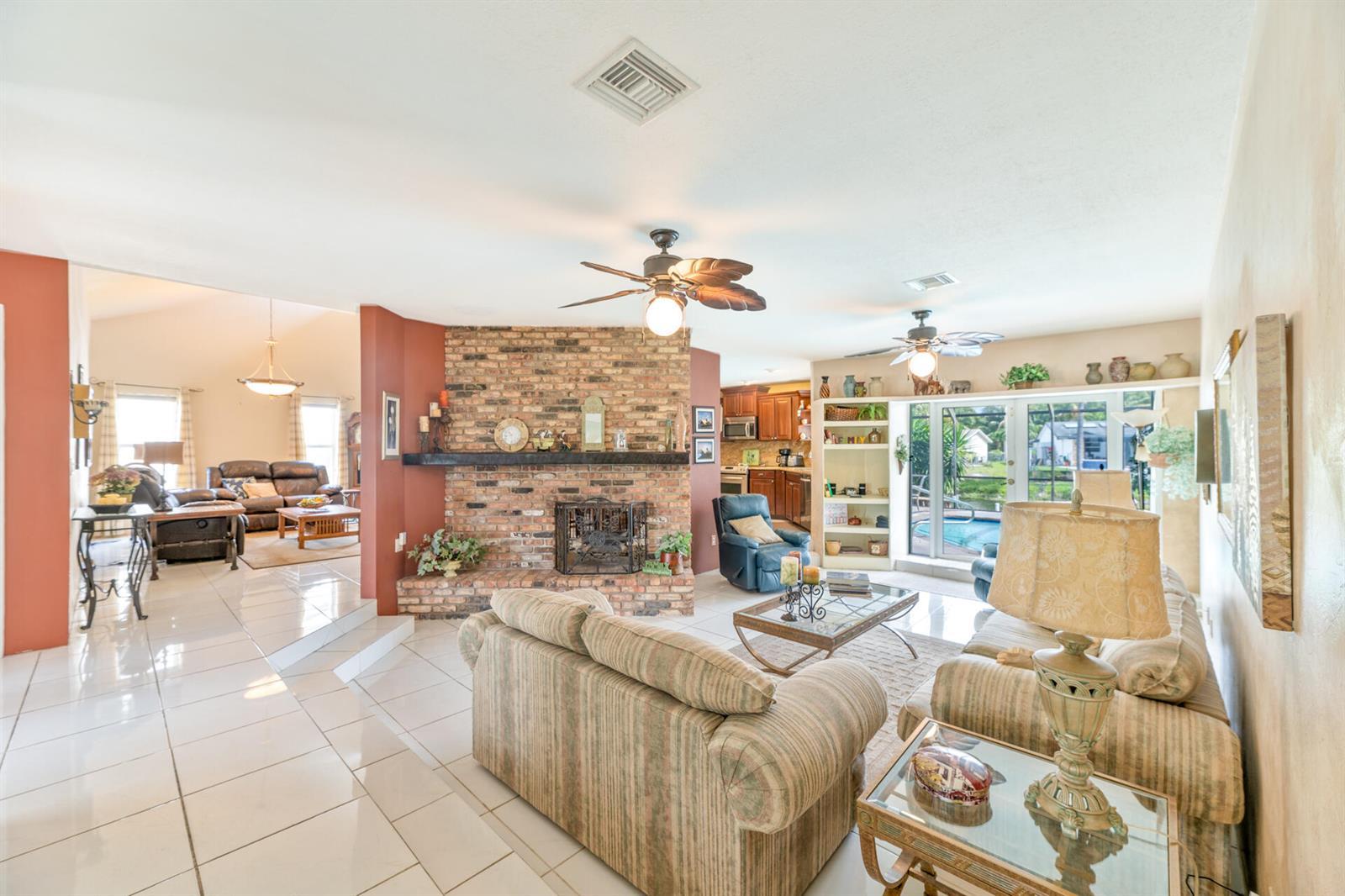 2705 SW 14th Court, Deerfield Beach FL 33442 photo 2