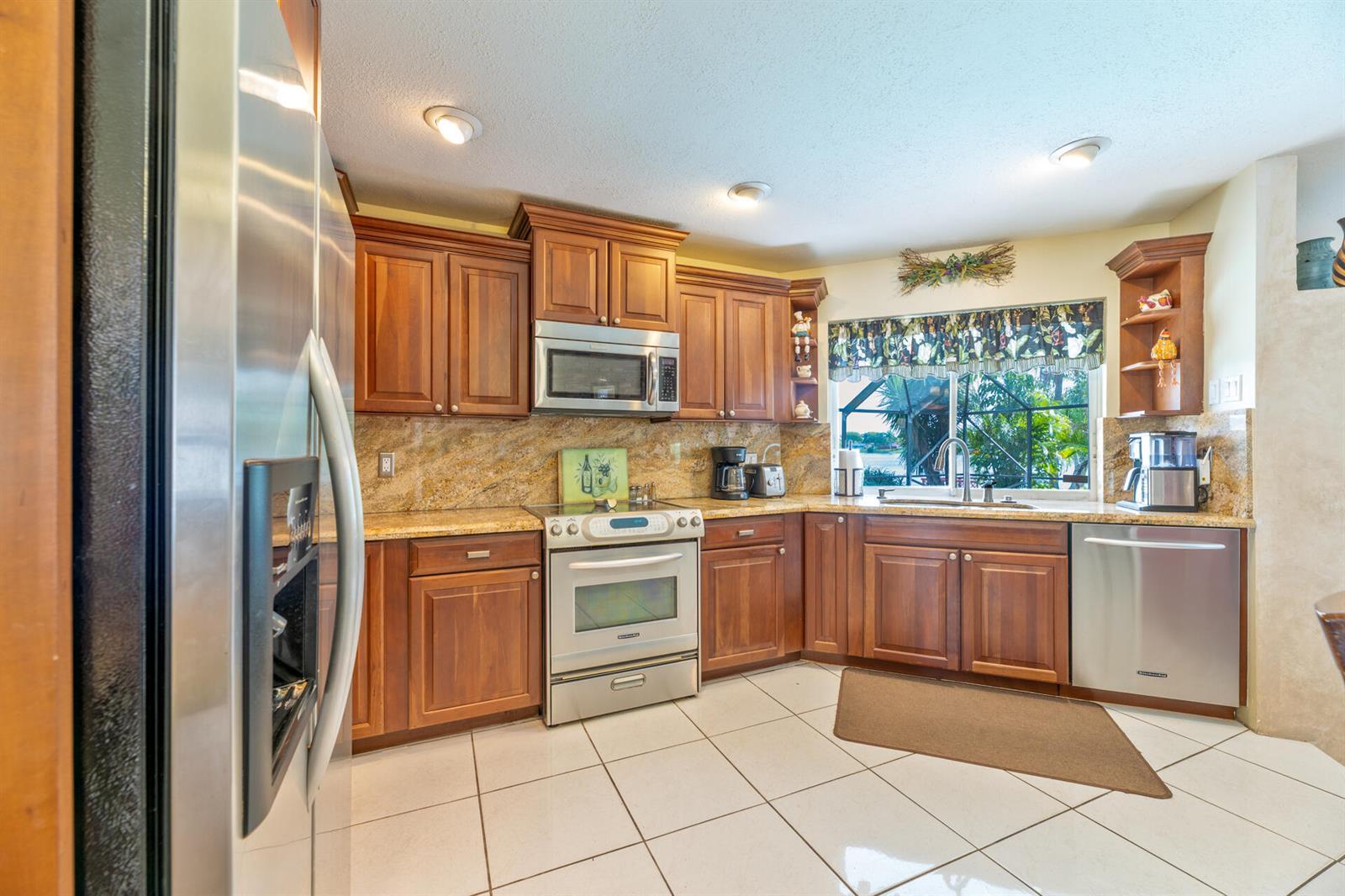 2705 SW 14th Court, Deerfield Beach FL 33442 photo 4