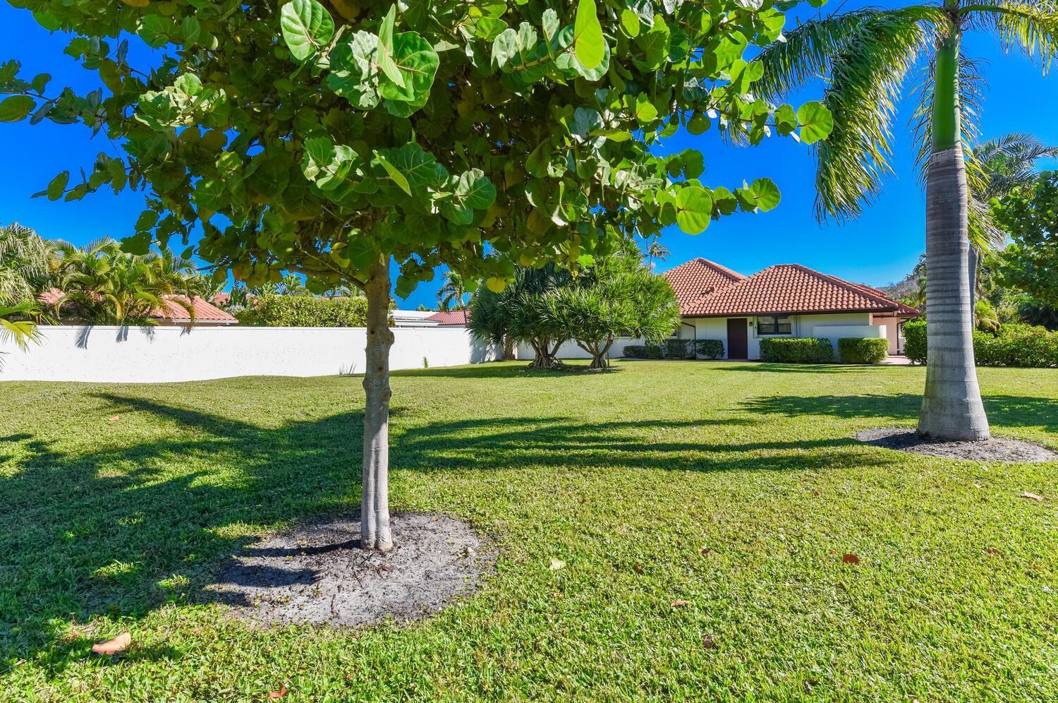 1469 Via Privada, Jupiter FL 33477 photo 3