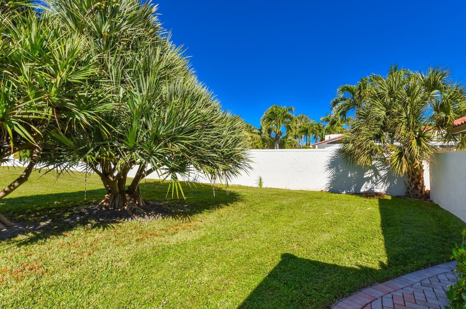 1469 Via Privada, Jupiter FL 33477 photo 4