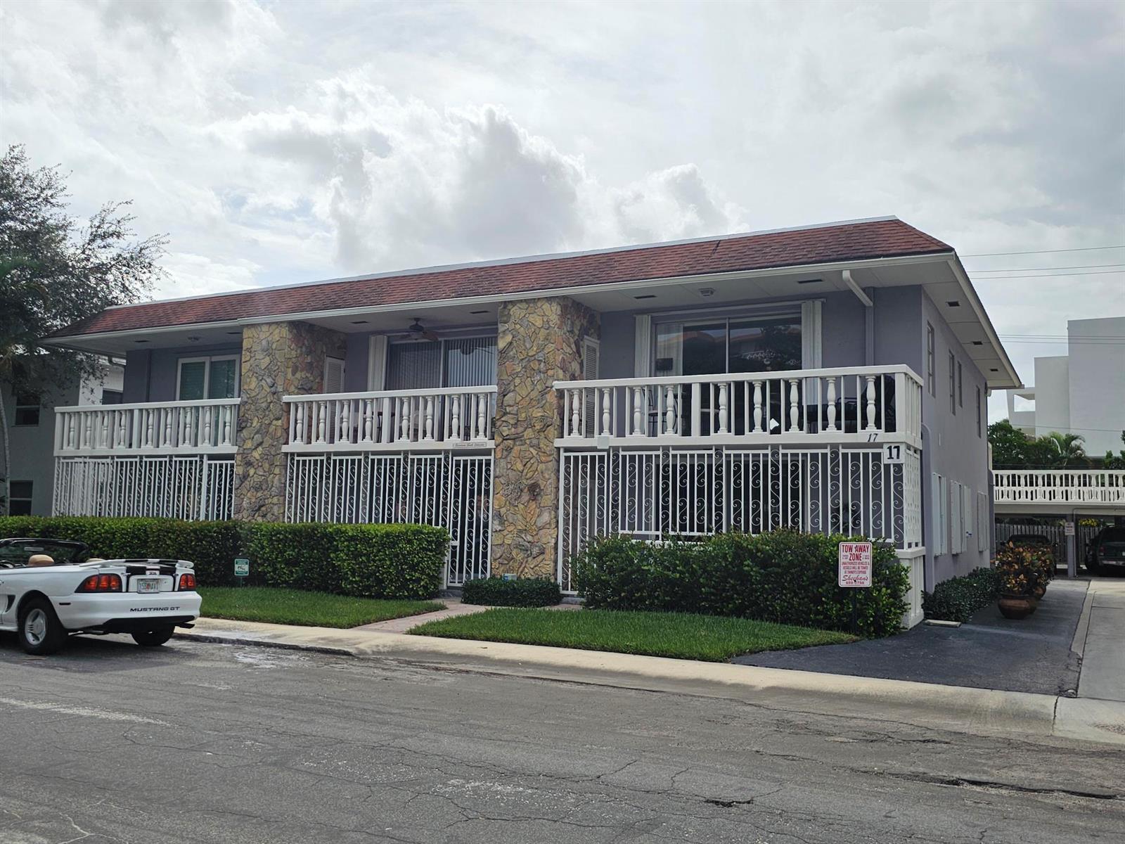 17 S Lakeside Drive # 4, FL 33460