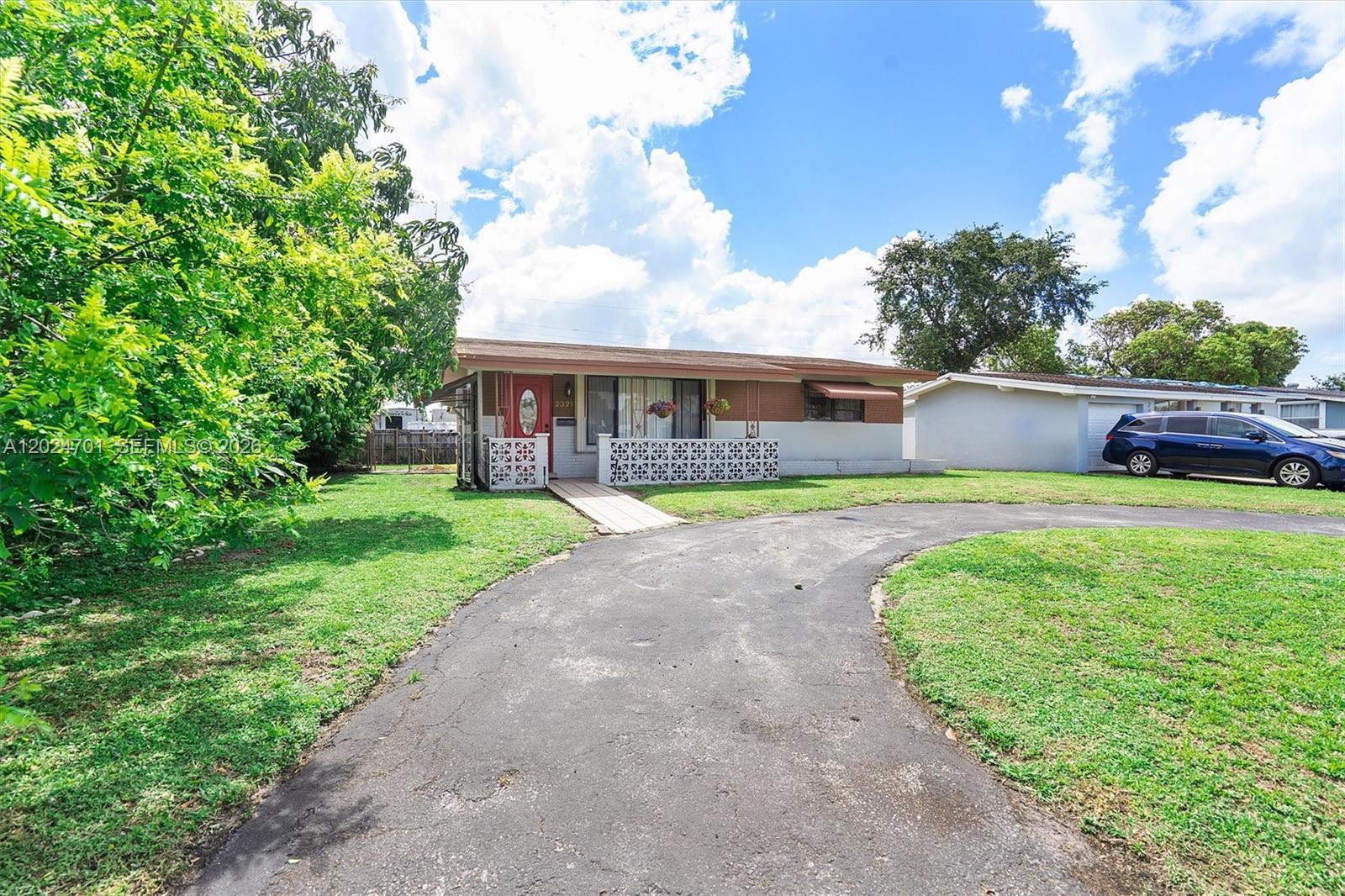 2321 Gulfstream Dr, Miramar FL 33023 photo 3