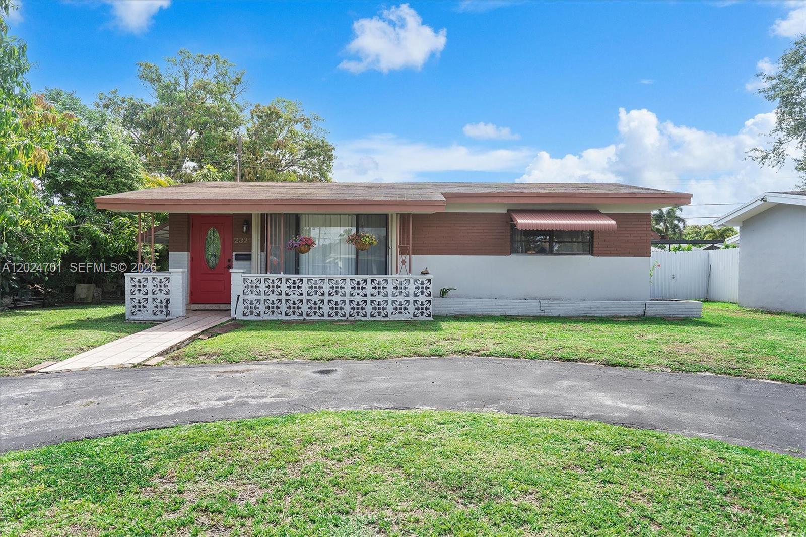 2321 Gulfstream Dr, Miramar FL 33023