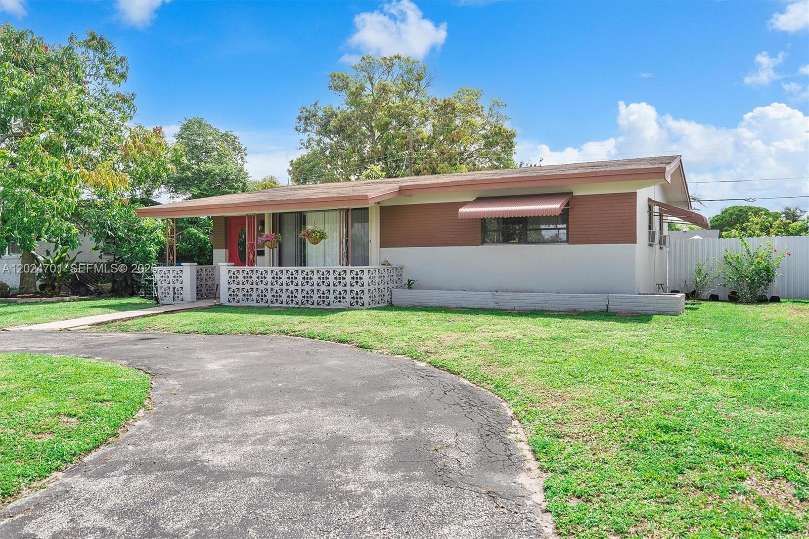 2321 Gulfstream Dr, Miramar FL 33023 photo 4