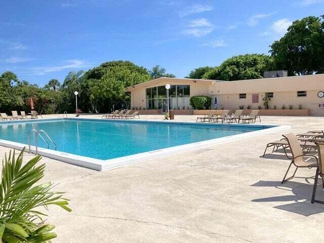 480 Executive Center Drive # 4a, West Palm Beach FL 33401 photo 4