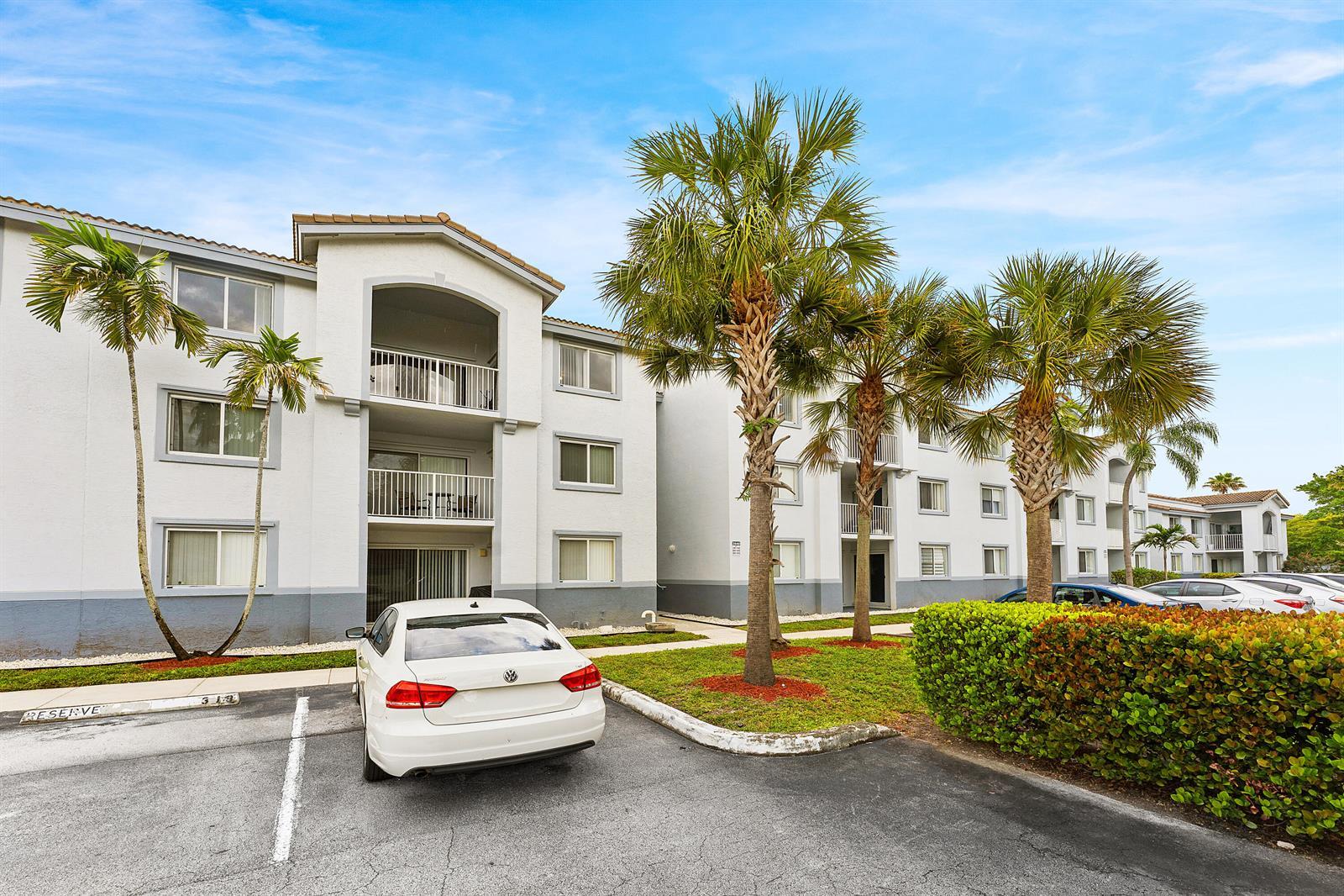 2640 S University Drive # 309, Davie FL 33328