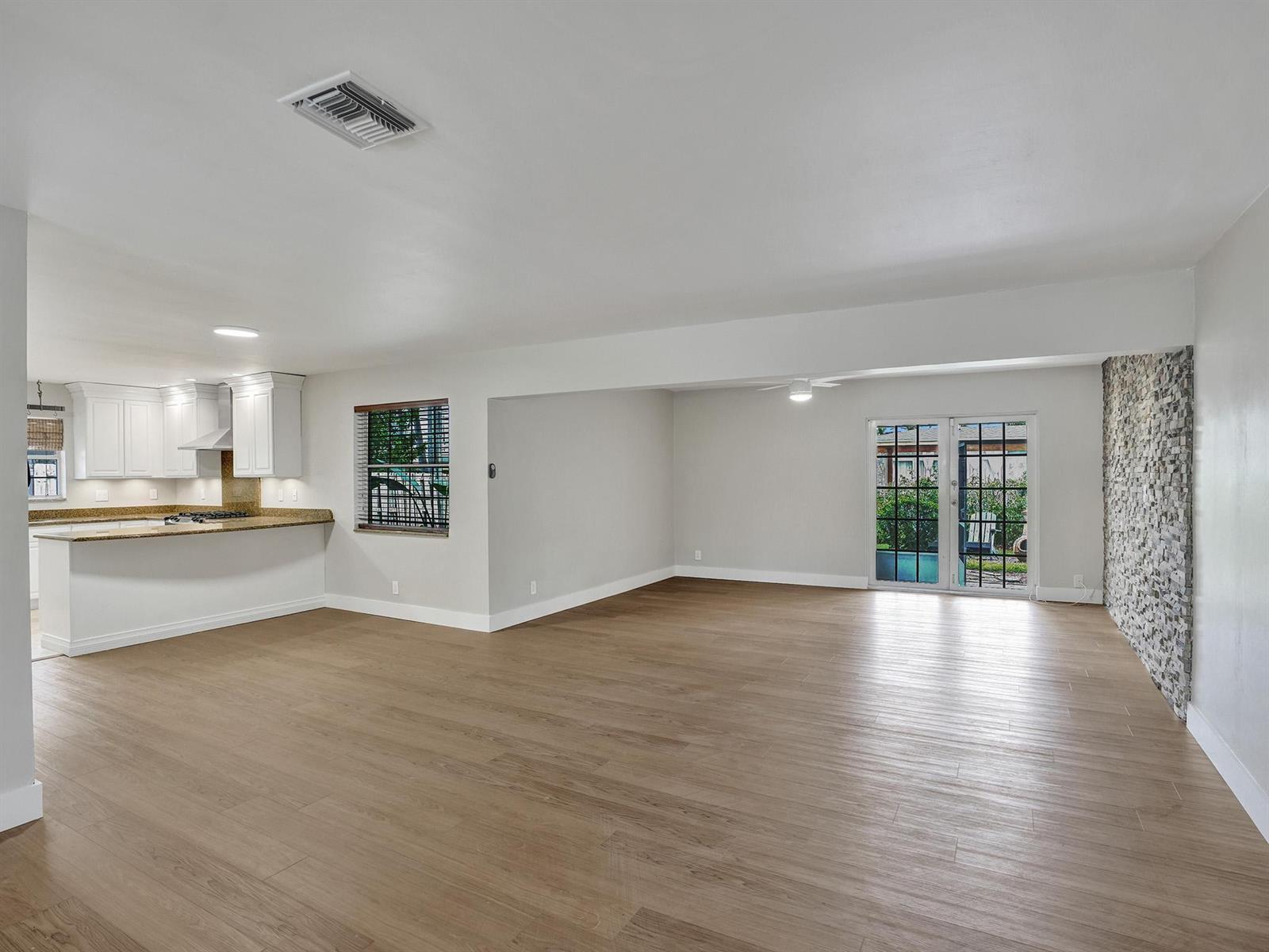 4440 NE 17th Terrace, Oakland Park FL 33334 photo 4