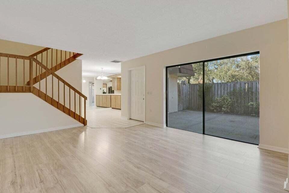 1304 13th Lane, Palm Beach Gardens FL 33418 photo 4
