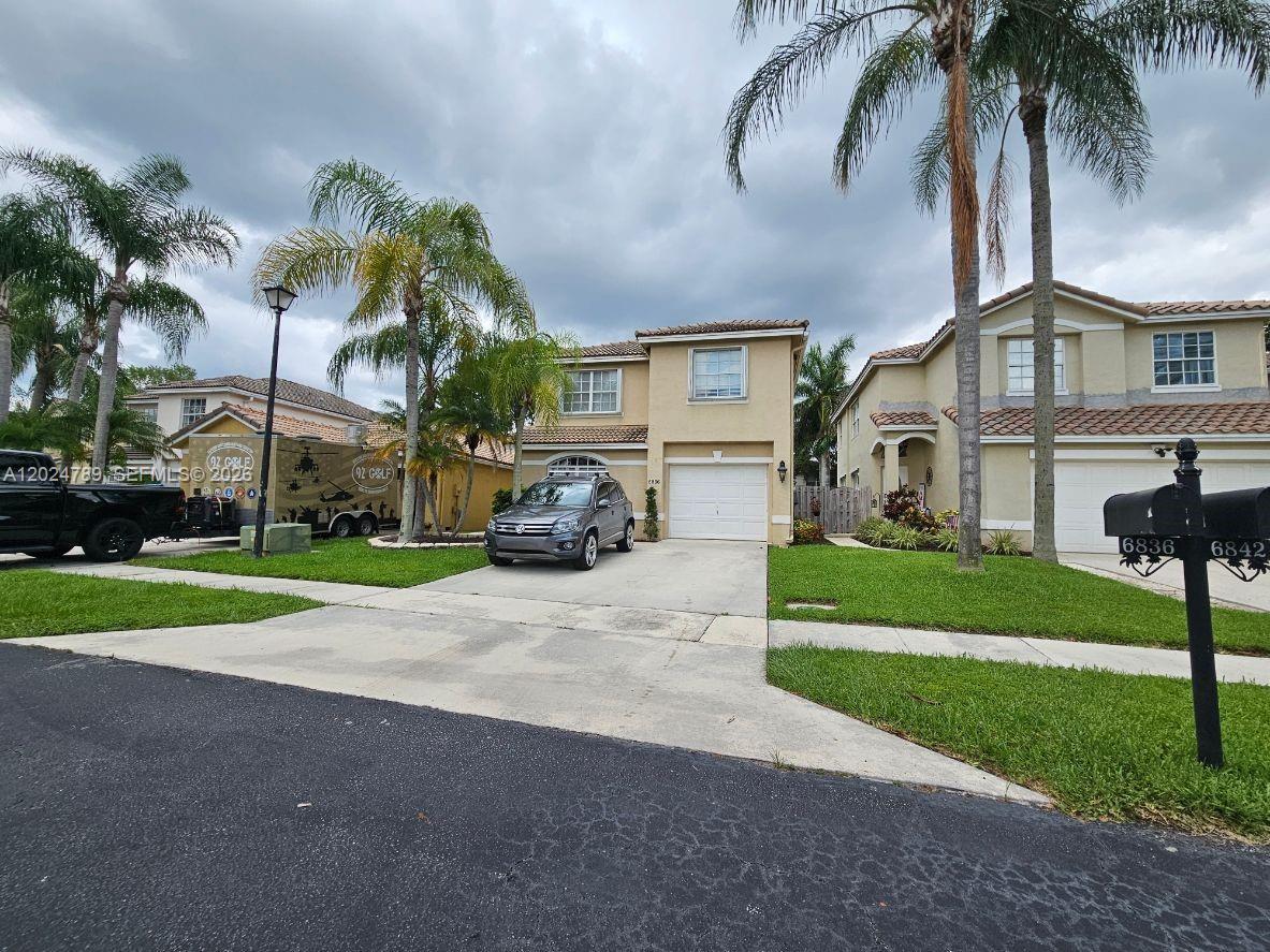 6836 Long Key St, Lake Worth FL 33467
