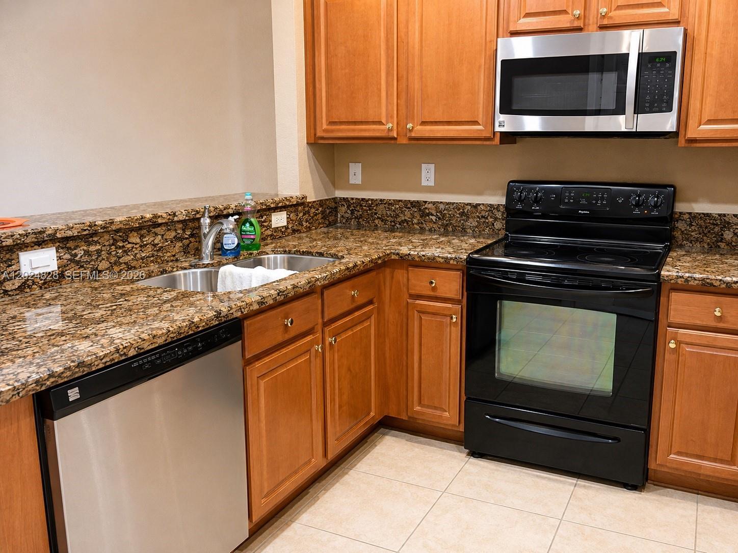 21207 NW 14th Pl # 28, Miami Gardens FL 33169 photo 3