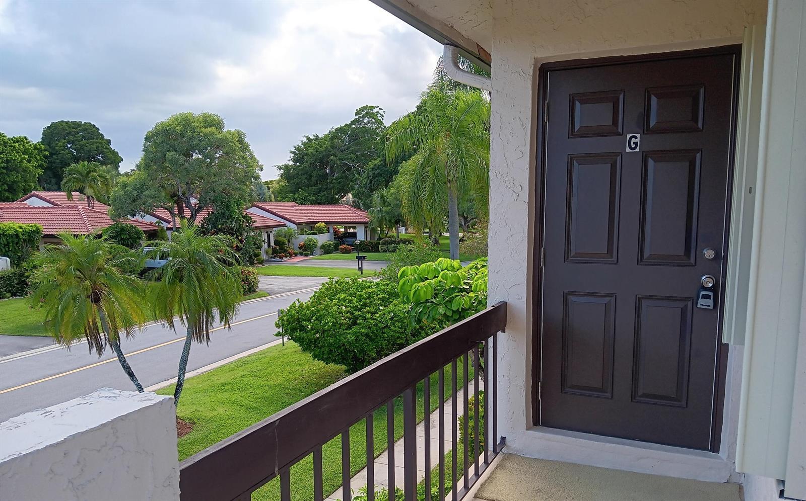 8045 Eastlake Drive # g, Boca Raton FL 33433