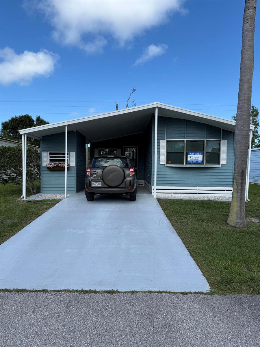 47 Flores Del Norte, Fort Pierce FL 34951