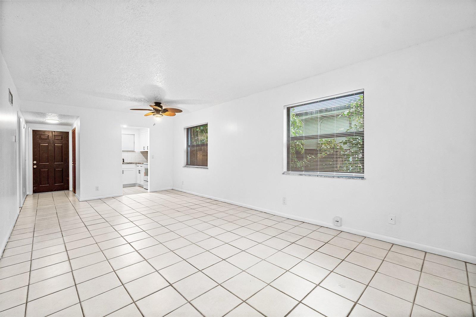 626 N Federal Highway Unit 3, FL 33460 photo 5