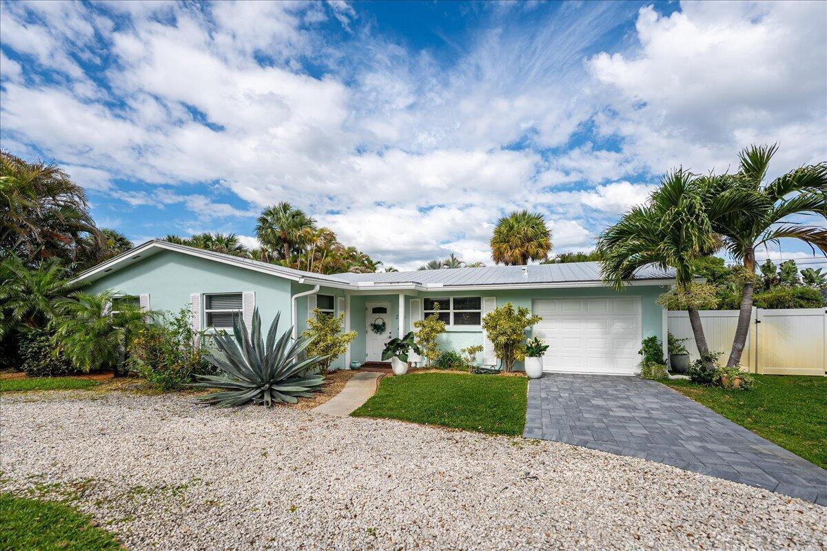 206 SE Wentworth Drive, Stuart FL 34996 photo 2