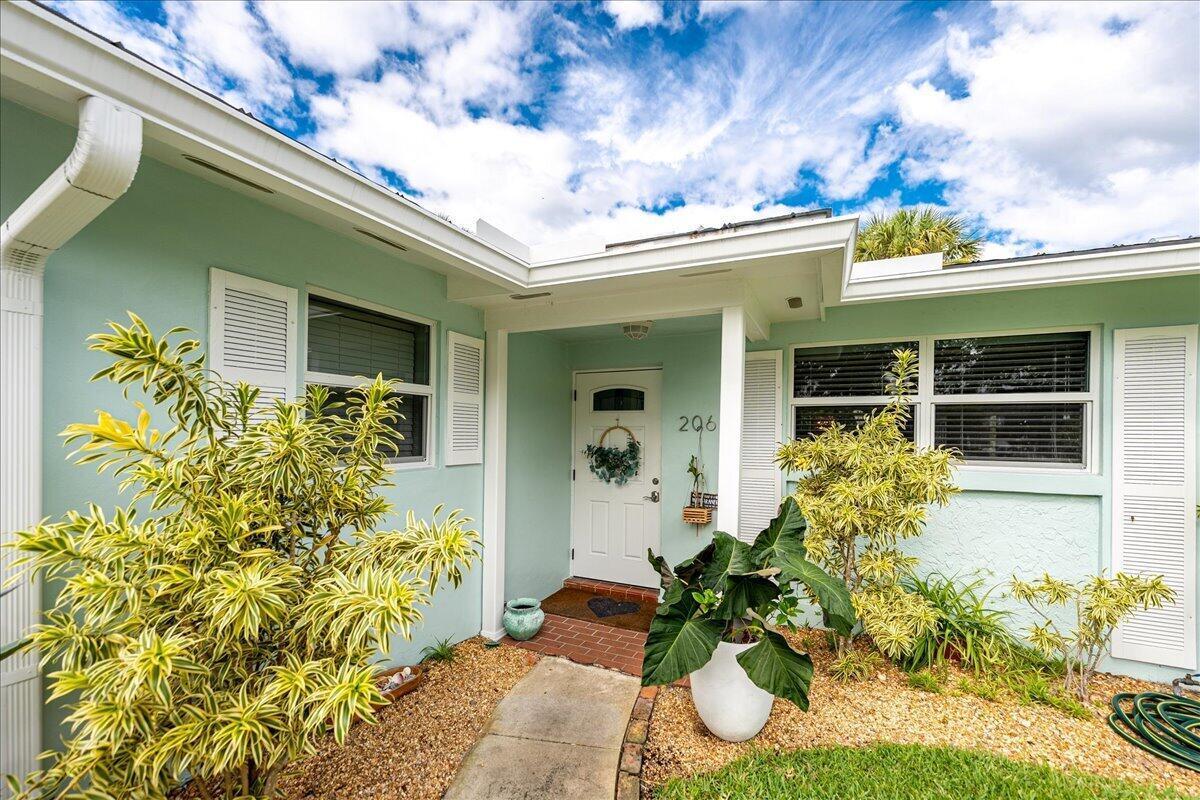 206 SE Wentworth Drive, Stuart FL 34996 photo 3
