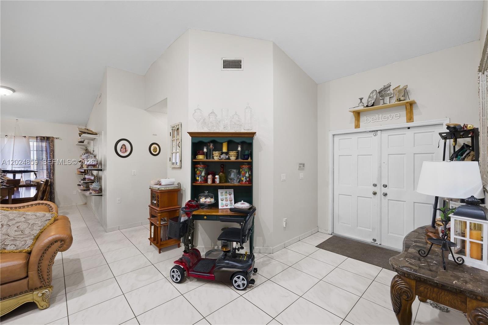 7831 NW 160th Ter, Miami Lakes FL 33016 photo 3