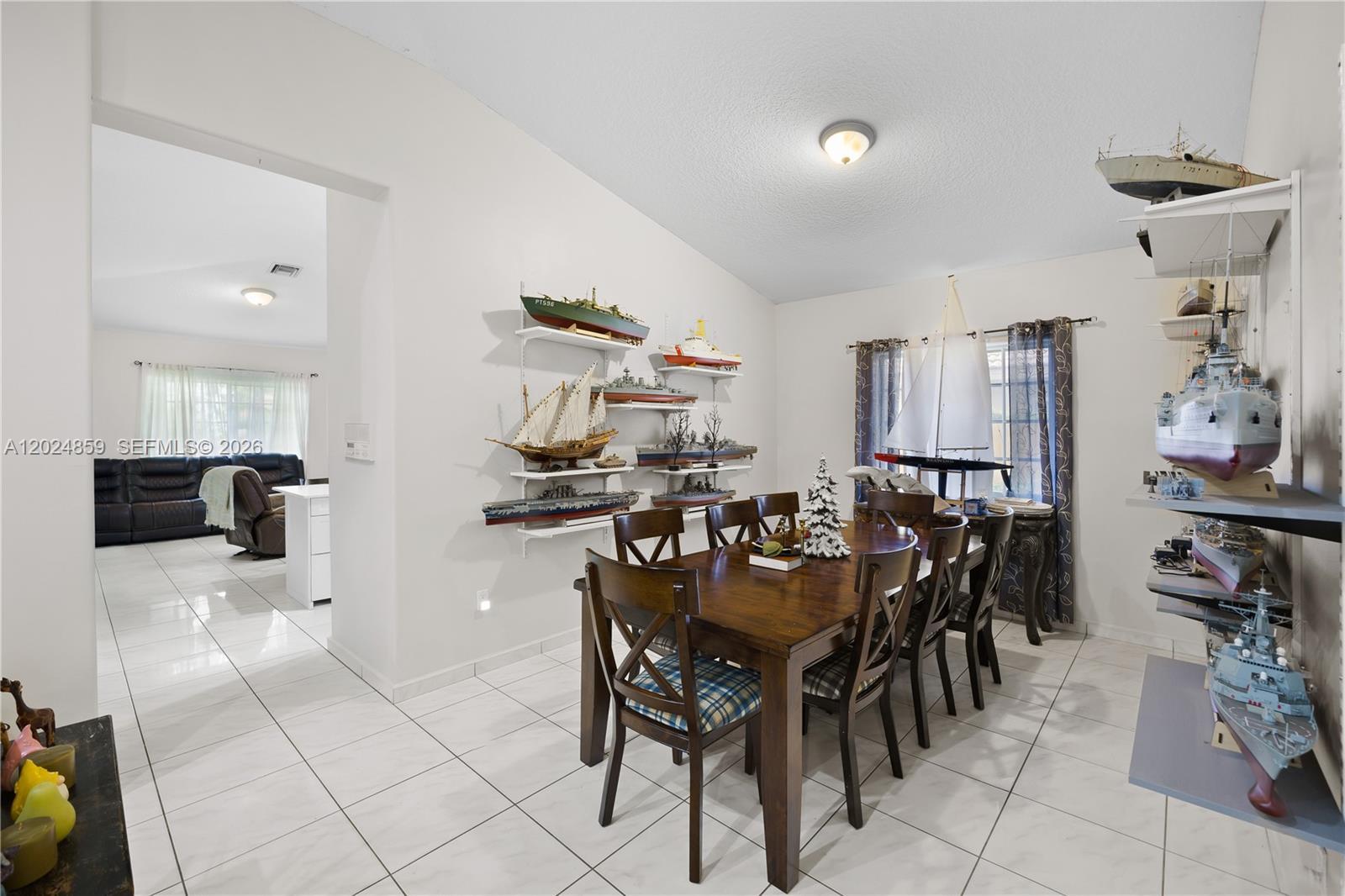 7831 NW 160th Ter, Miami Lakes FL 33016 photo 5