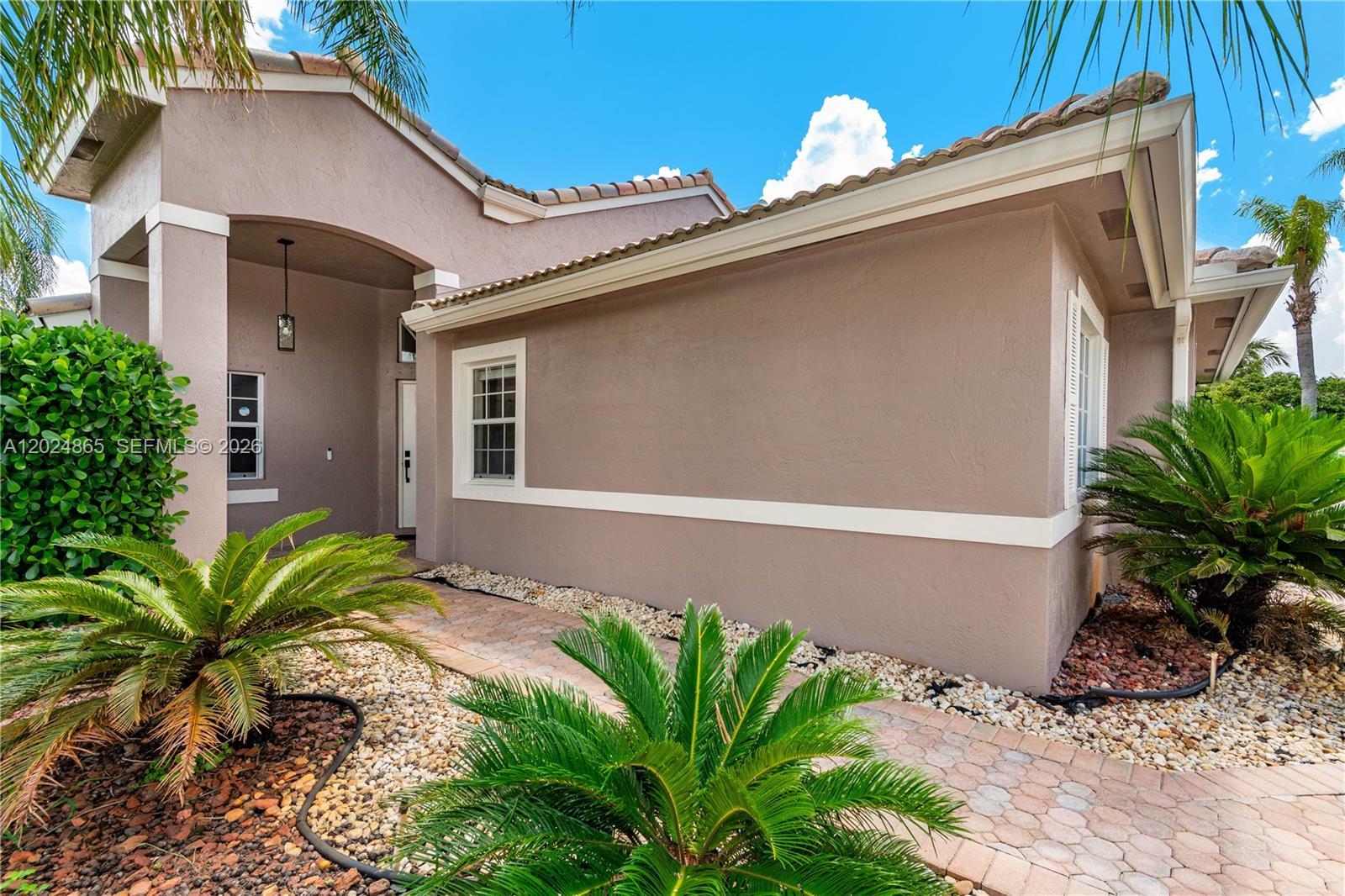 16269 SW 6th St, Pembroke Pines FL 33027 photo 2