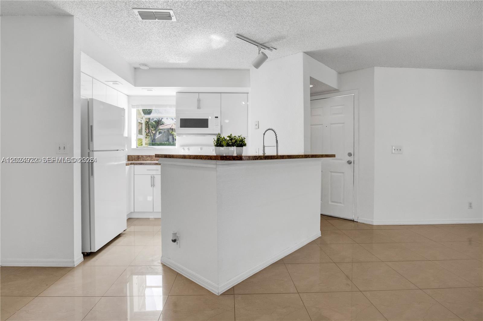 3420 N Pinewalk Dr N # 717, Margate FL 33063 photo 3
