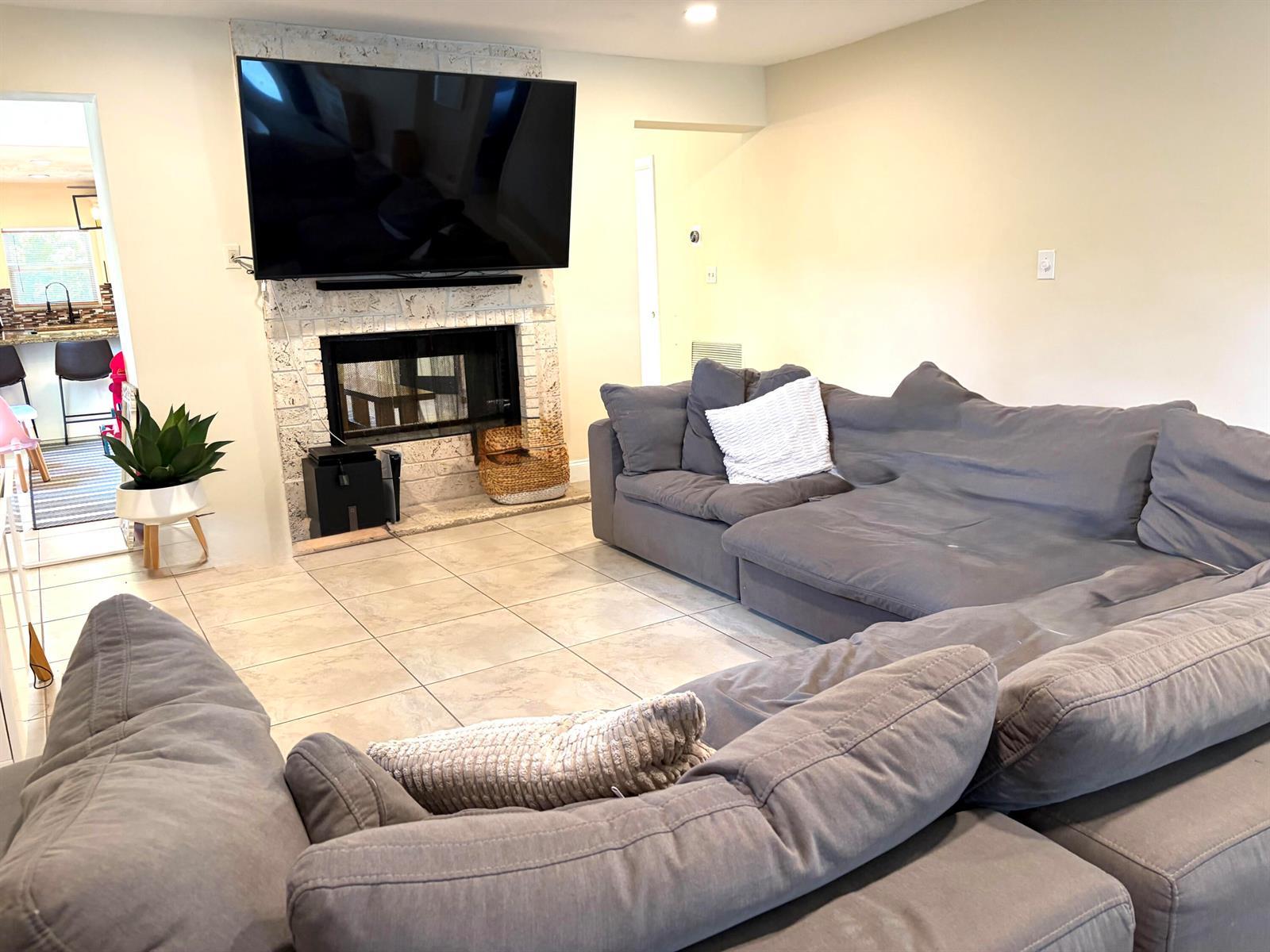2615 Roosevelt Street, Hollywood FL 33020 photo 3