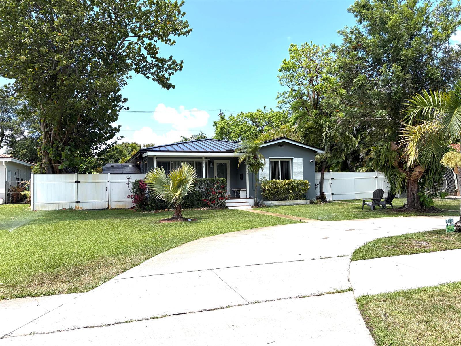 2615 Roosevelt Street, Hollywood FL 33020