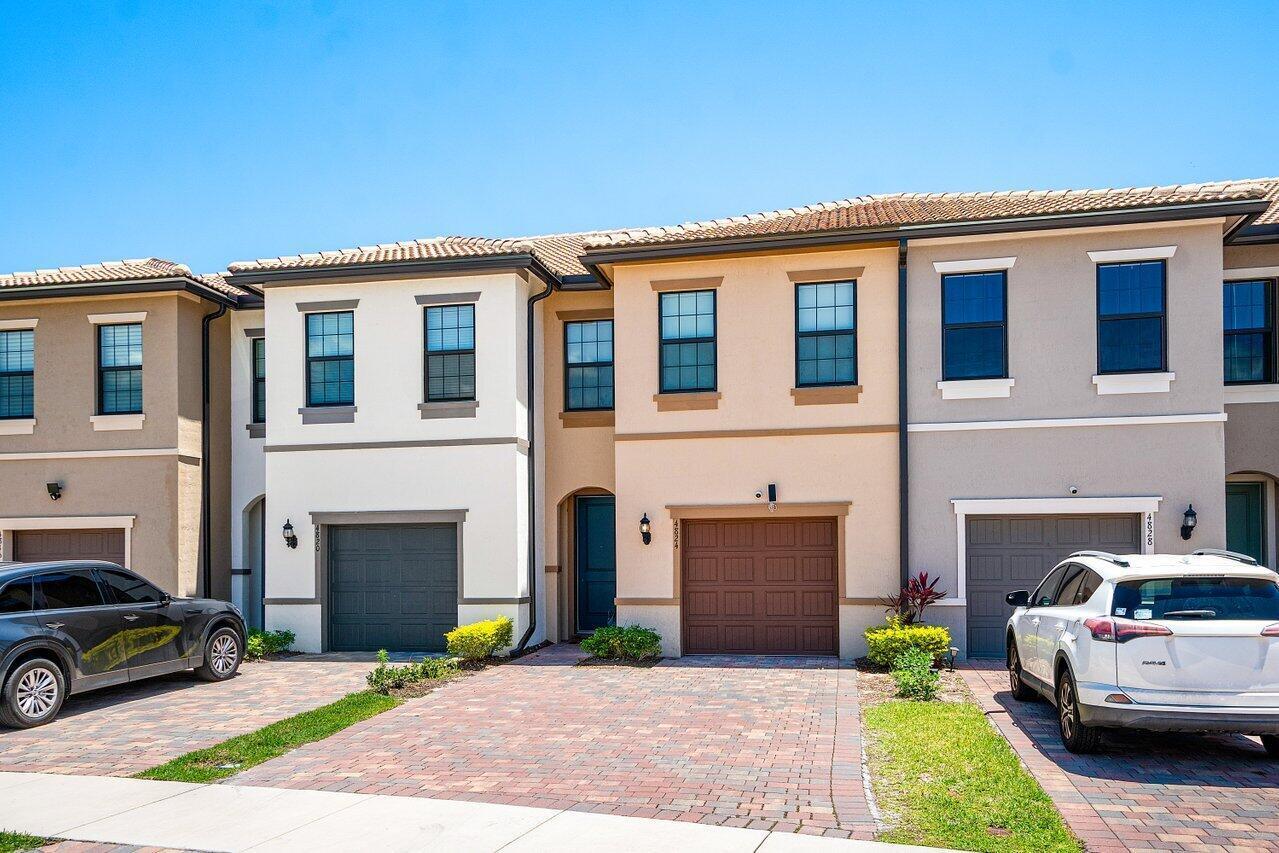 4824 Chantilly Road, Lake Worth FL 33467 photo 2