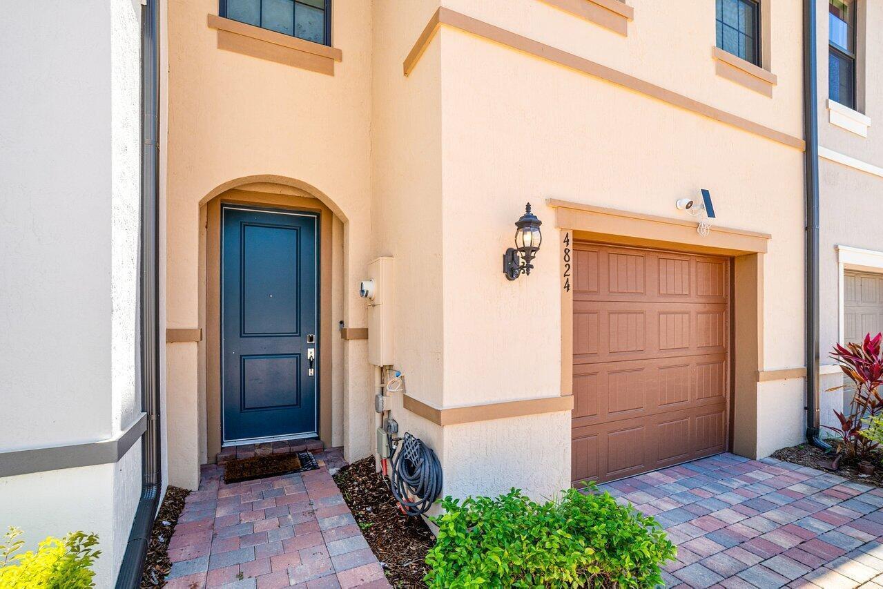 4824 Chantilly Road, Lake Worth FL 33467 photo 4