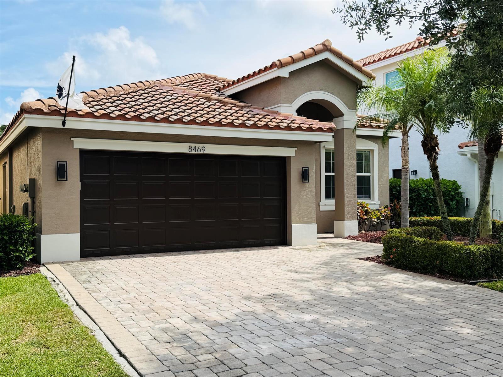 8469 Calabria Lakes Drive, Boynton Beach FL 33473 photo 2