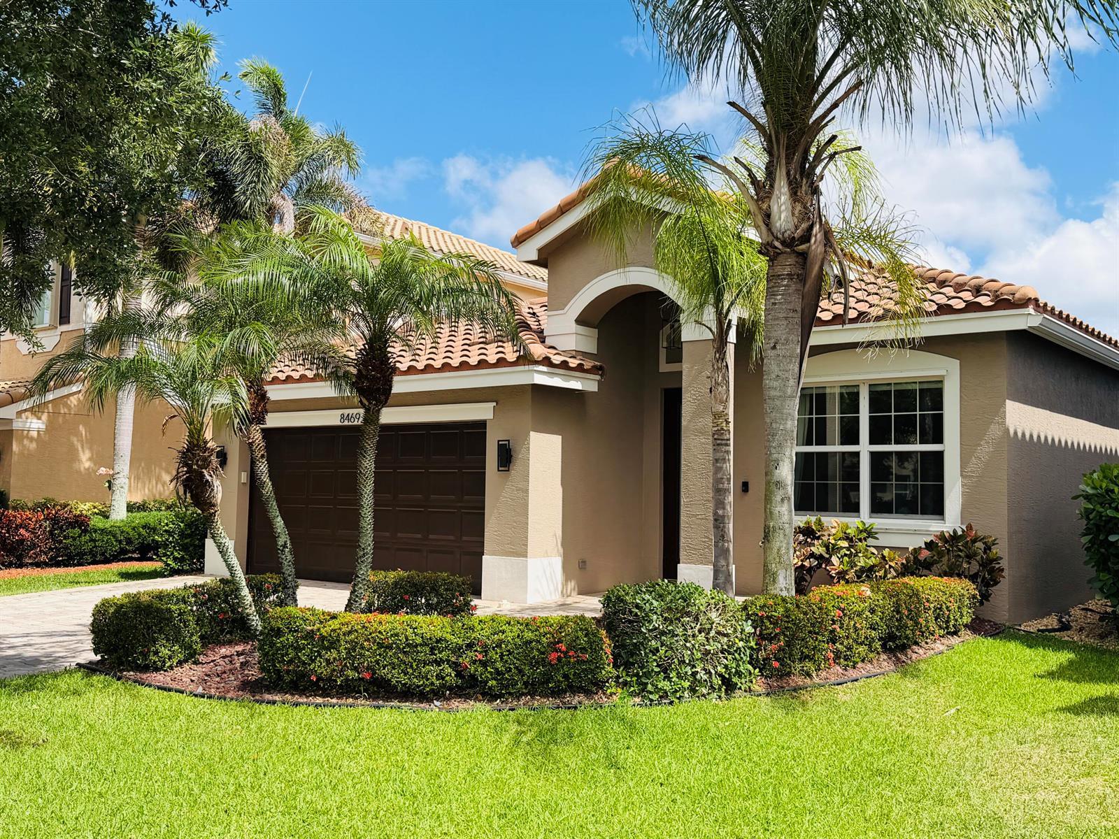 8469 Calabria Lakes Drive, Boynton Beach FL 33473 photo 5