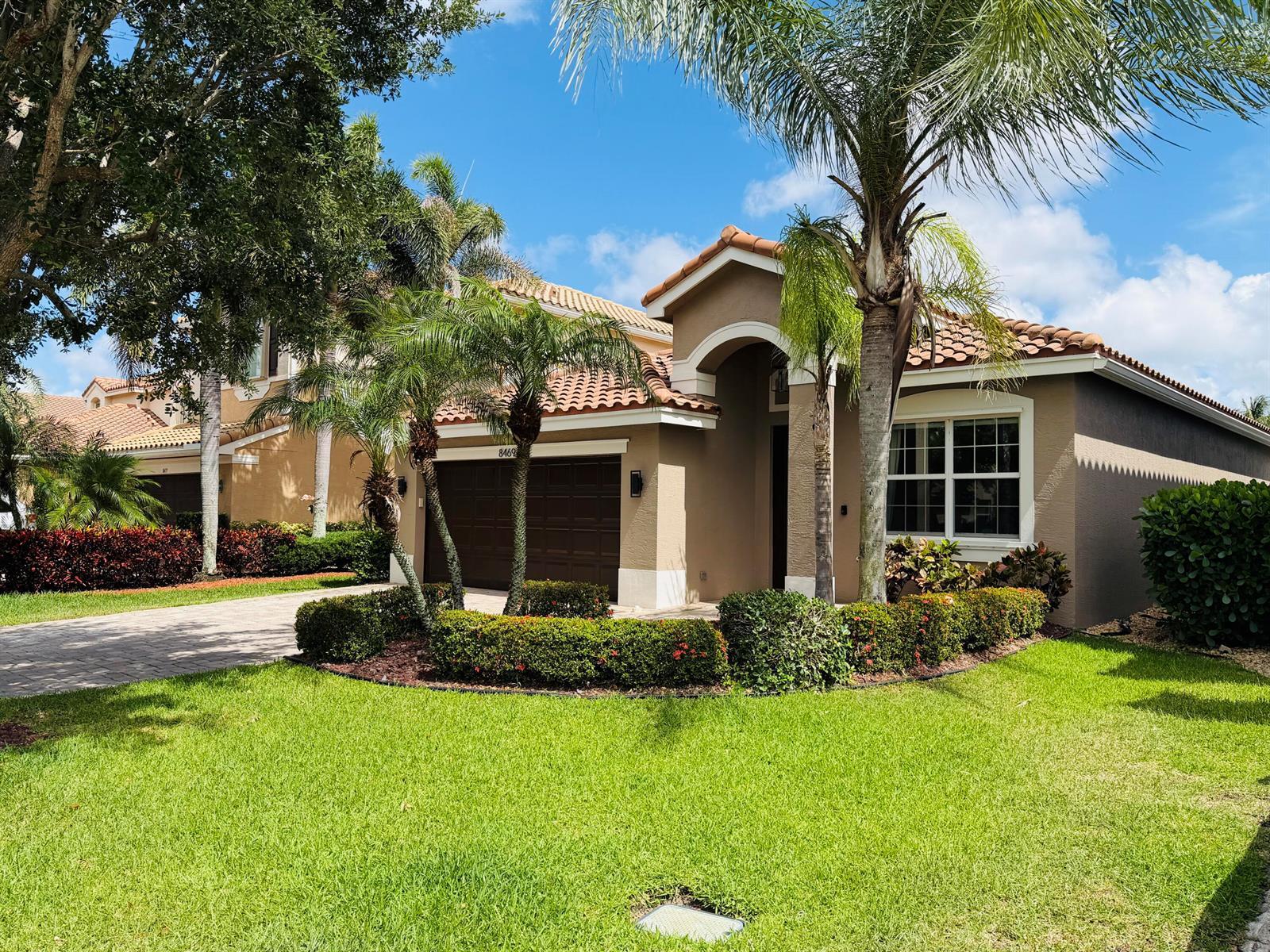 8469 Calabria Lakes Drive, Boynton Beach FL 33473 photo 4