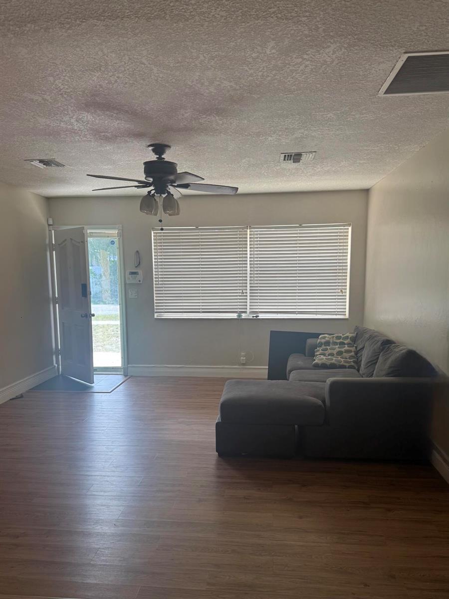 4440 NE 4th Avenue, Deerfield Beach FL 33064 photo 2