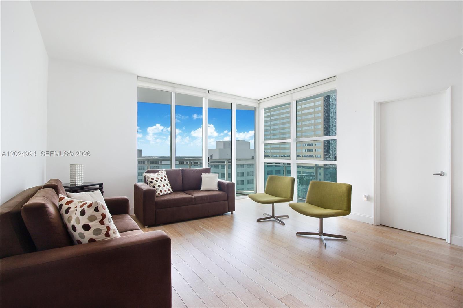950 Brickell Bay Dr # 1911, Miami FL 33131 photo 4