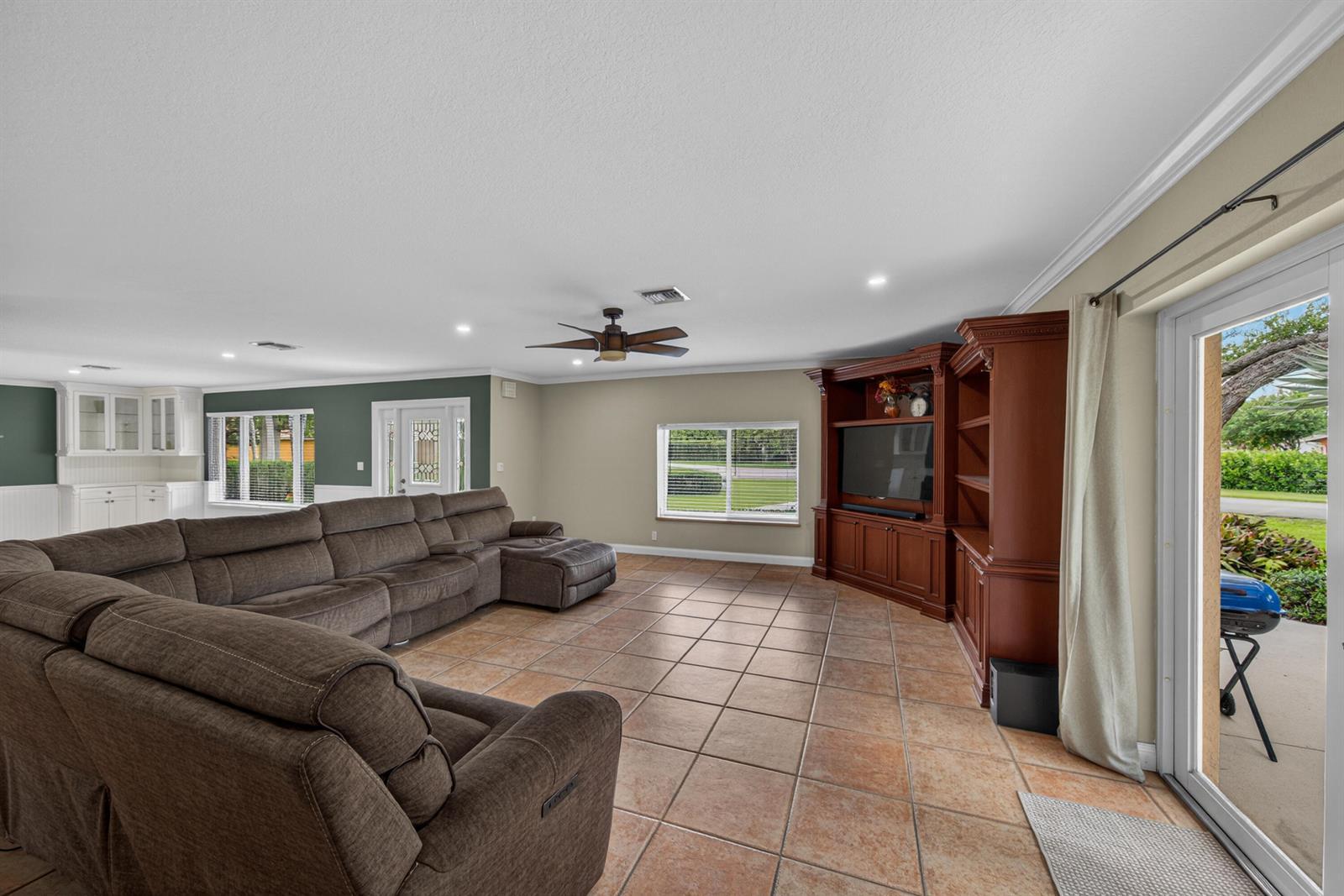 2801 SW 156th Avenue, Davie FL 33331 photo 4