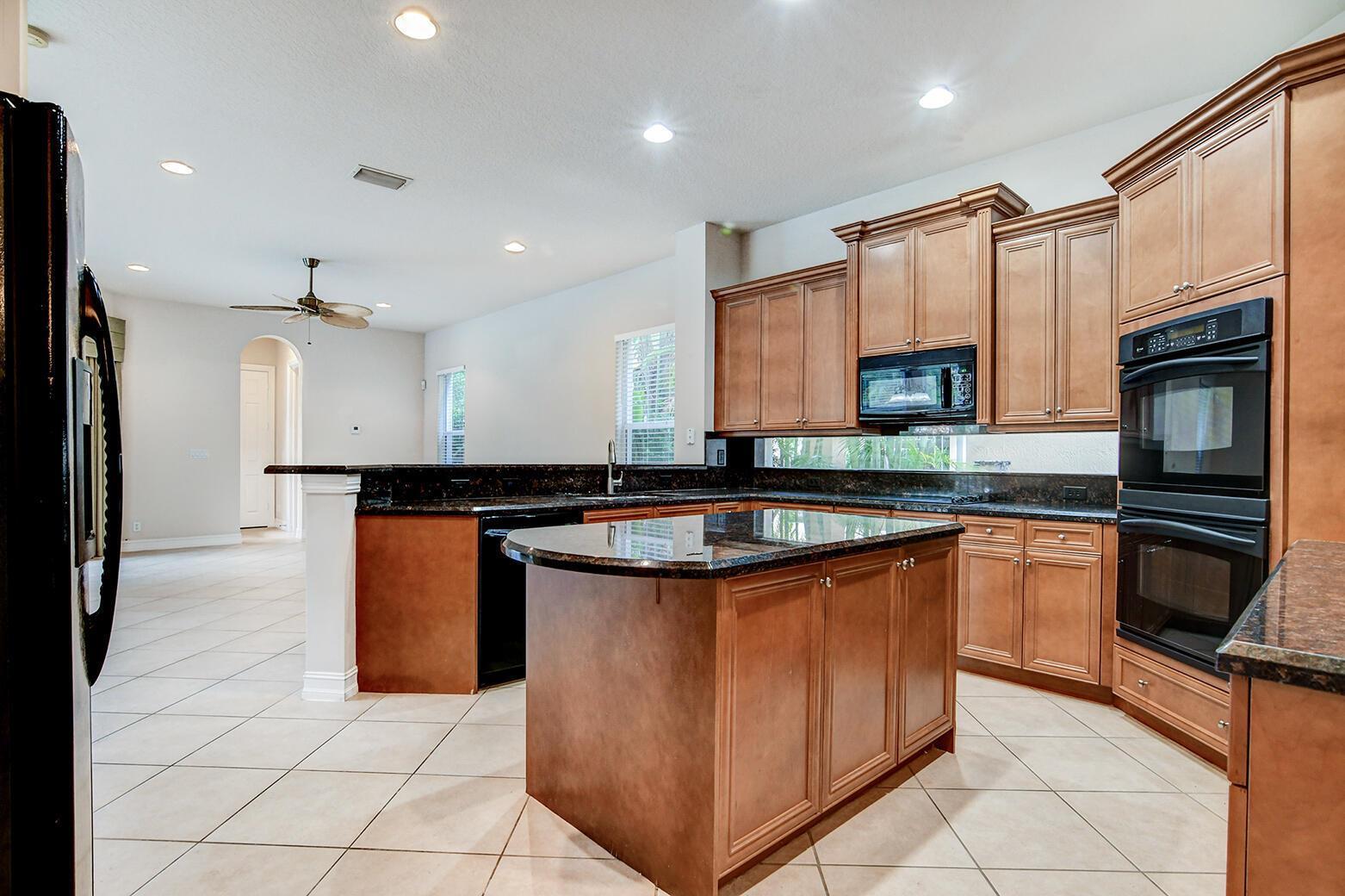 670 Edgebrook Lane, Royal Palm Beach FL 33411 photo 2
