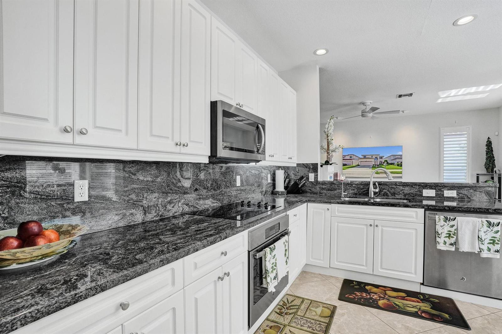 3067 Bayberry Way, Margate FL 33063 photo 5