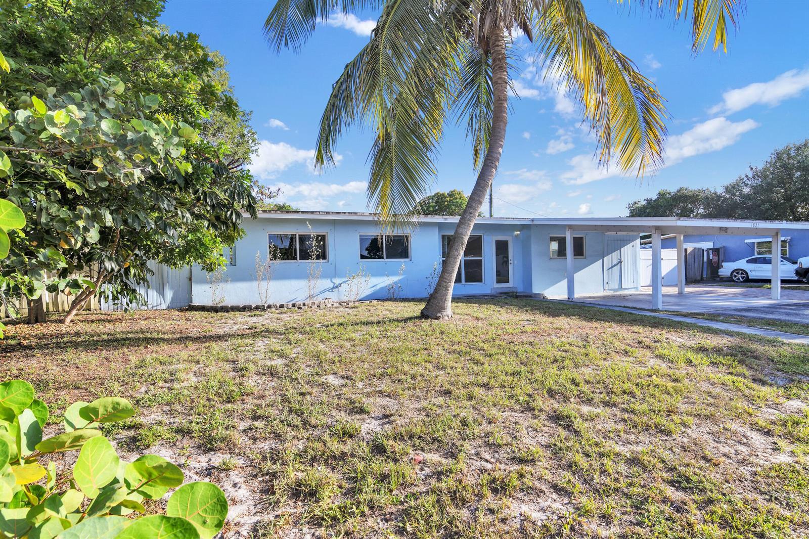 1821 Montague Street, FL 33461 photo 2