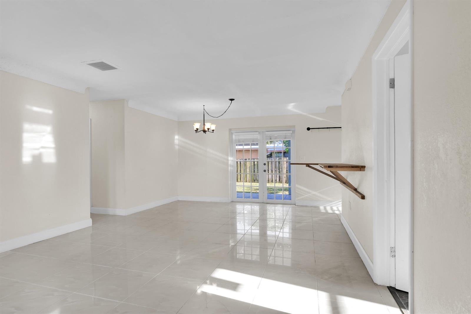 1821 Montague Street, FL 33461 photo 4