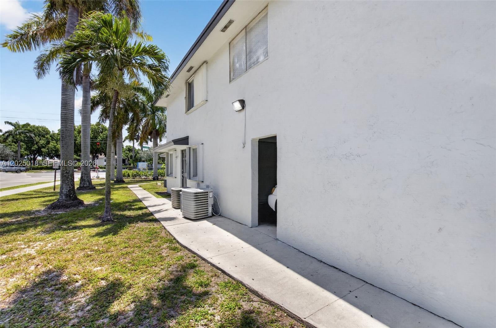 2109 Catherine Dr # 4, Delray Beach FL 33445 photo 2
