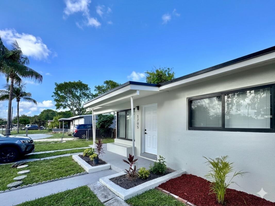 1795 Lauderdale Manor Drive, Fort Lauderdale FL 33311 photo 2