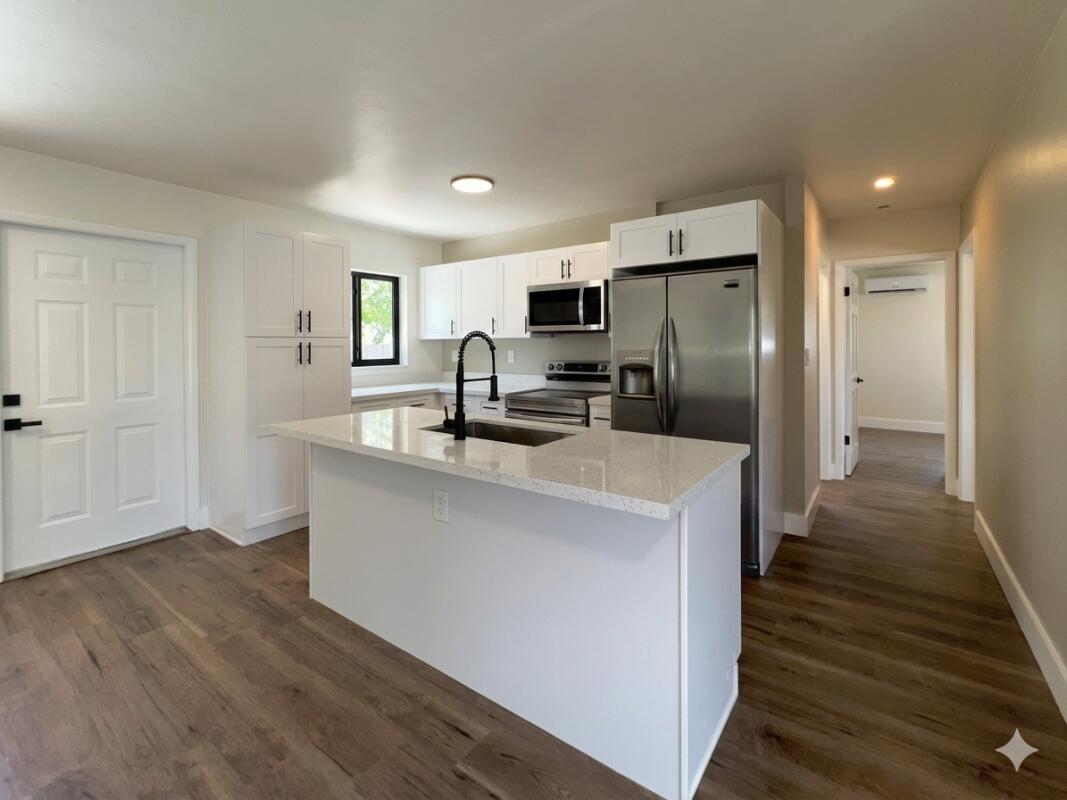 1795 Lauderdale Manor Drive, Fort Lauderdale FL 33311 photo 3