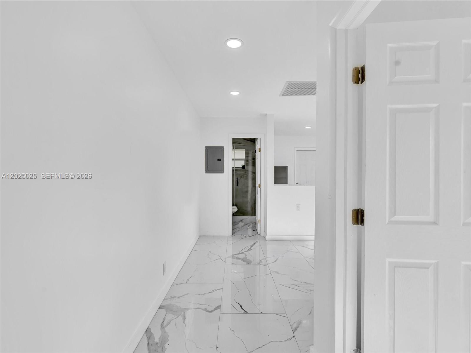 Hollywood, FL 33023 photo 3