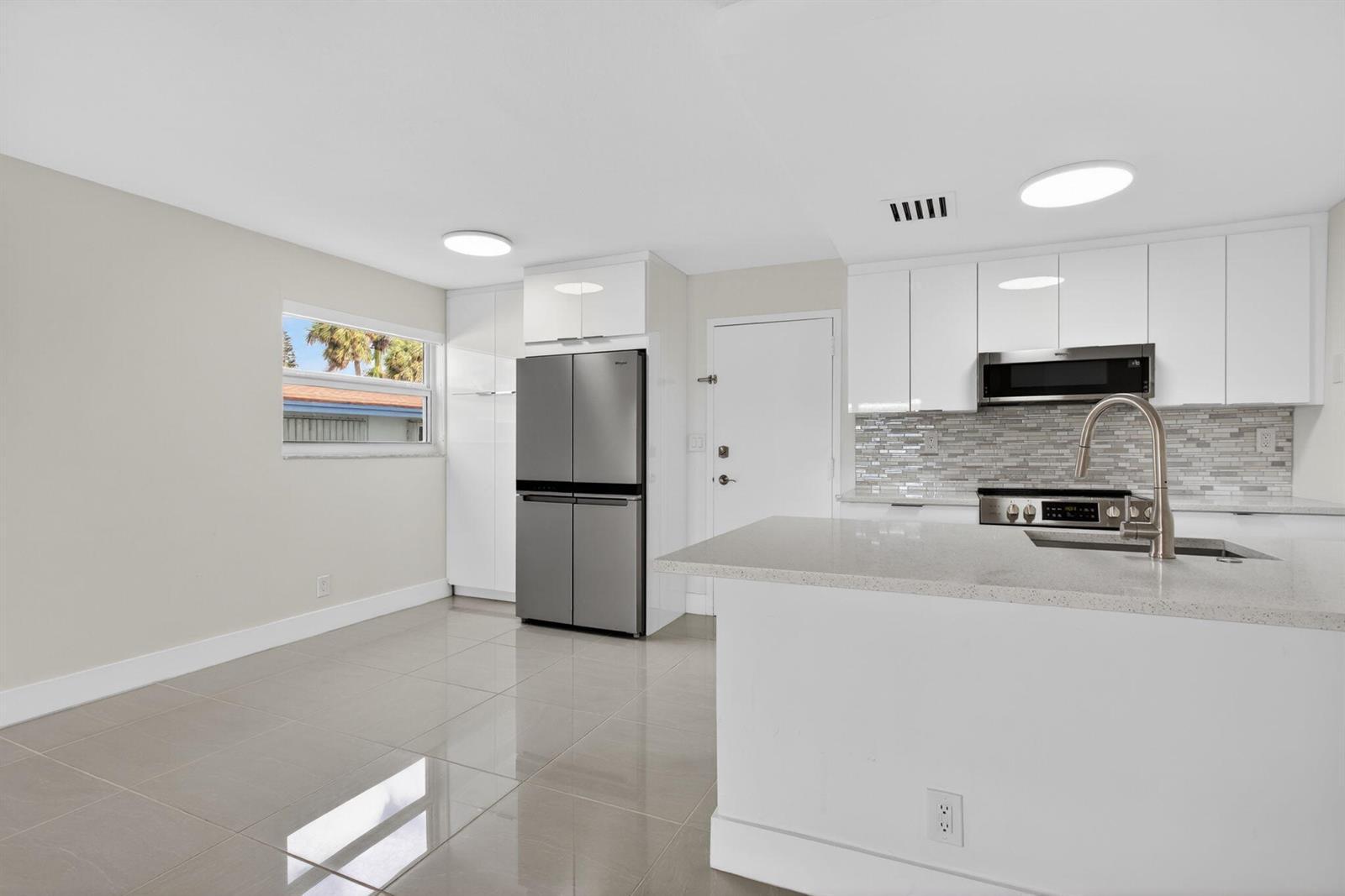 3212 NE 12th Street # 204, Pompano Beach FL 33062 photo 2