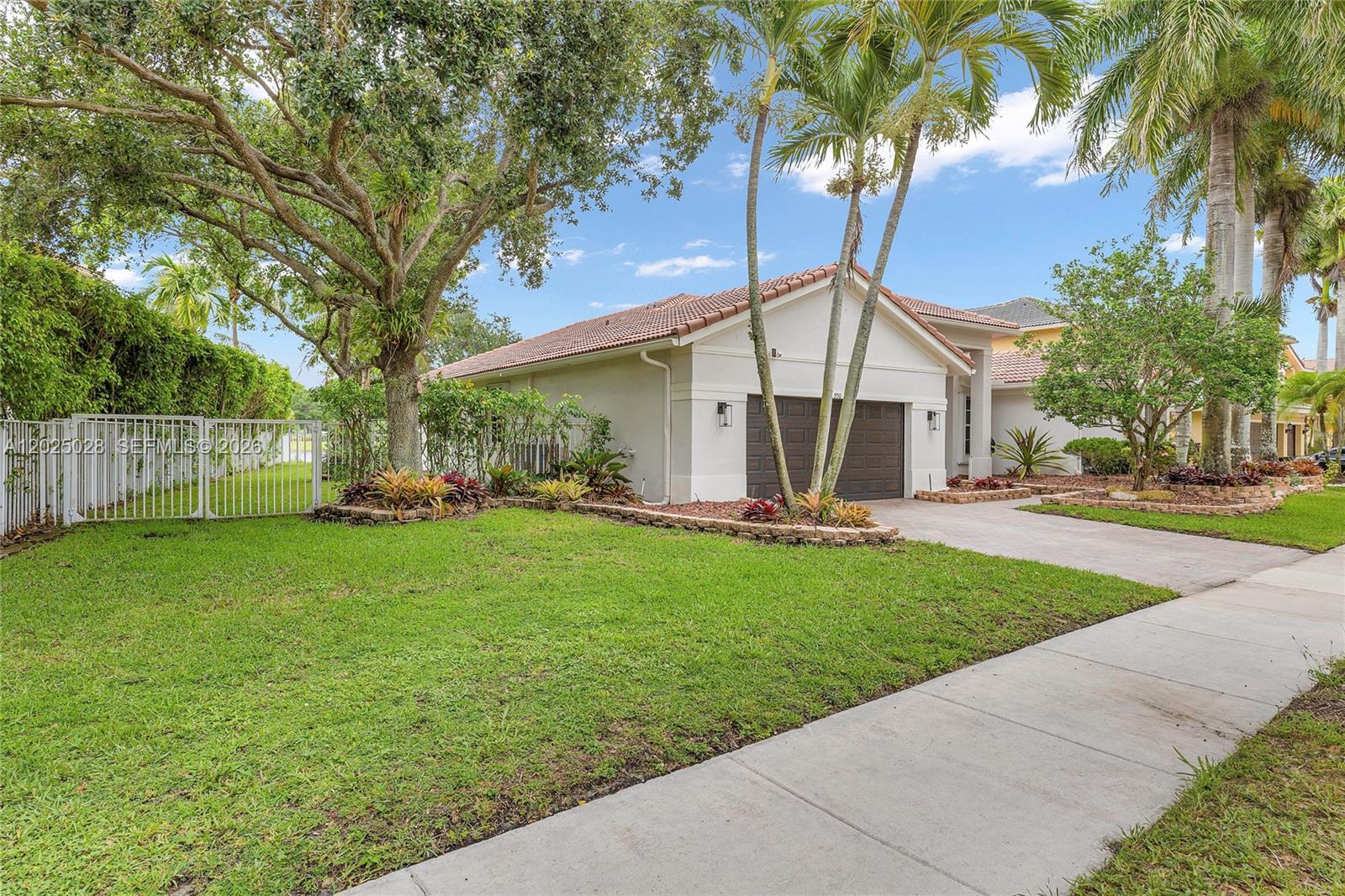 950 Marina Dr, Weston FL 33327 photo 4